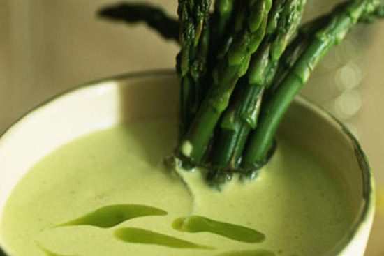 Cream of asparagus soup 