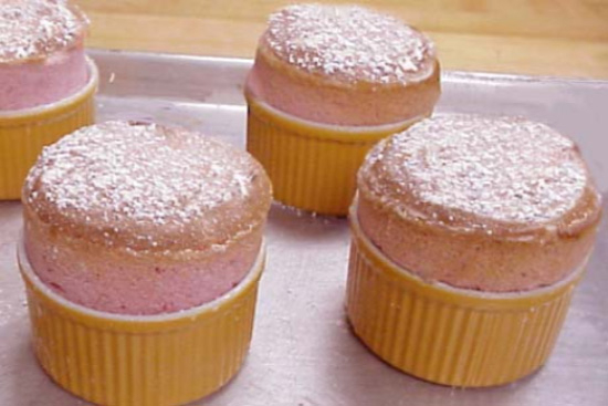 Raspberry soufflé with sauce sabayon - A recipe by wefacecook.com