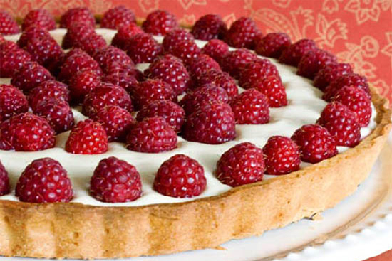 White chocolate and raspberry tart 