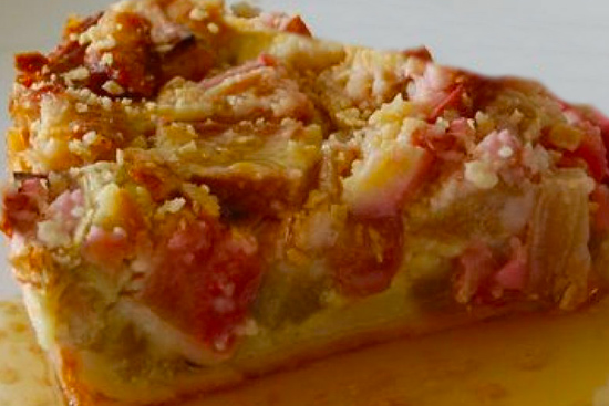 Rhubarb-strawberry custard tart 