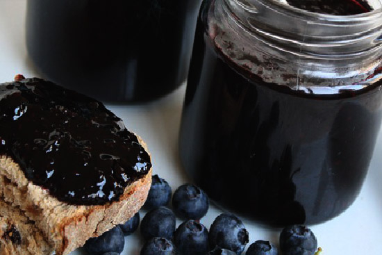 Wild blueberry preserves 