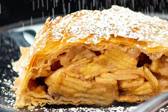 Apple strudel 