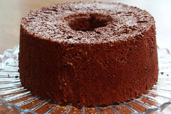 Chocolate angel food cake - A recipe by wefacecook.com