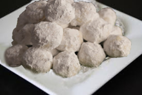 Russian Tea Cakes - A recipe by wefacecook.com