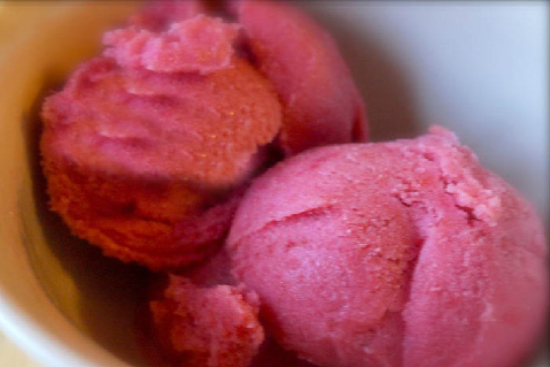 Rhubarb ice cream 