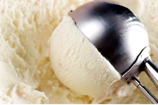 Rich vanilla ice cream - A recipe by wefacecook.com
