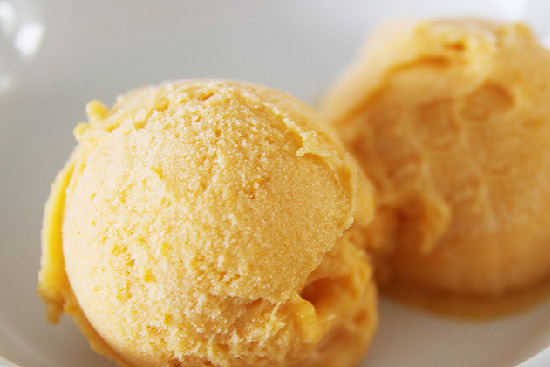 Peach ice cream 