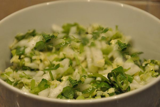 Thai cabbage salad - A recipe by wefacecook.com