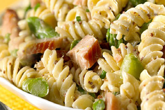 Chicken and pasta salad with asparagus - A recipe by wefacecook.com