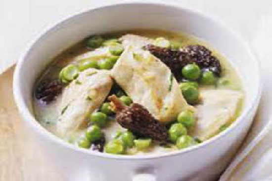 Chicken baked with morels artichokes and peas - A recipe by wefacecook.com