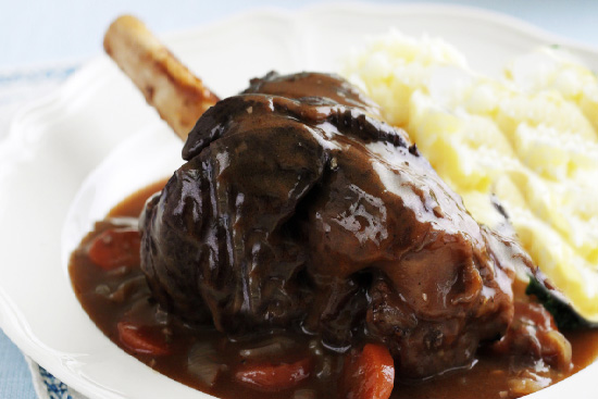 Leg of lamb in red wine sauce 