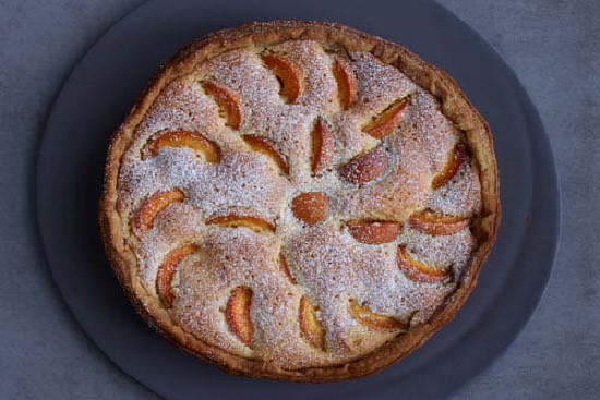 Apricot frangipane tart - A recipe by wefacecook.com