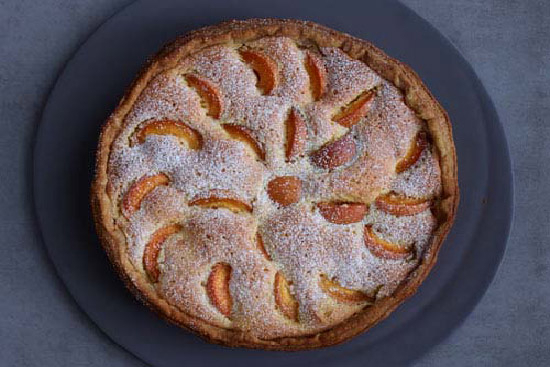 Apricot frangipane tart 