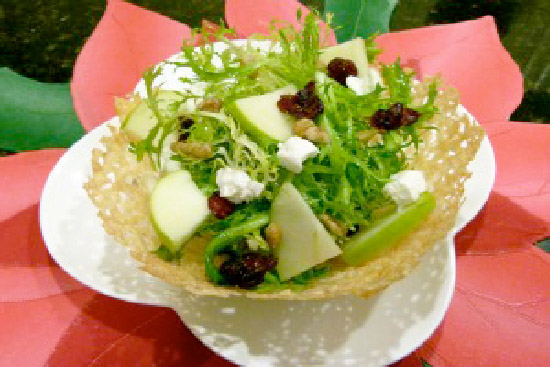 Pasta salad in parmesan baskets - A recipe by wefacecook.com