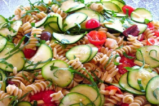 Summer pasta vegetable salad 