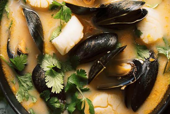 Mussel and scallop soup  - A recipe by wefacecook.com