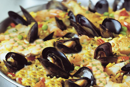 Paella of mussels 