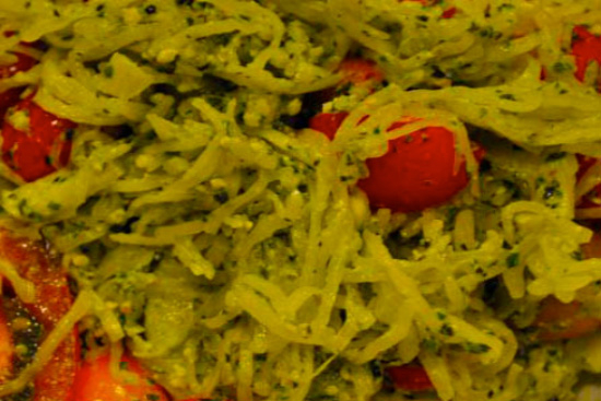 Spaghetti squash pesto with tomatoes 