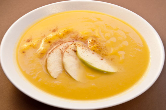 Apple and curry soup - A recipe by wefacecook.com