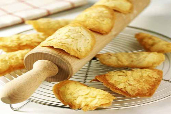 Almond tuiles 