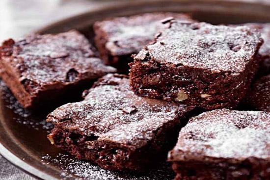 Walnut raspberry brownies - A recipe by wefacecook.com