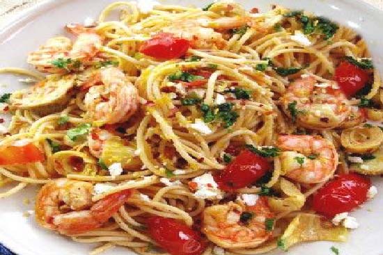 Greek-style pasta with shrimp 