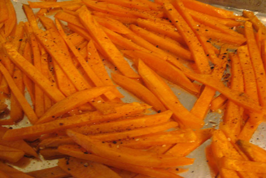 Oven baked sweet potato fries - A recipe by wefacecook.com