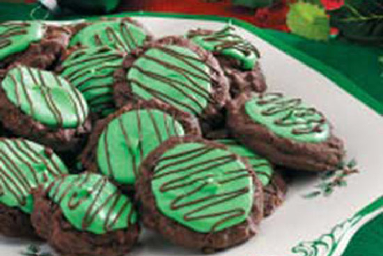 Chocolate peppermint shortbread cookies - A recipe by wefacecook.com