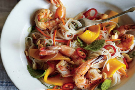 Thai pasta salad with shrimp and vegetables - A recipe by wefacecook.com