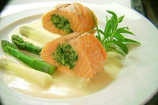 Stuffed salmon fillet - A recipe by wefacecook.com