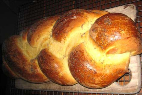 Challah bread 
