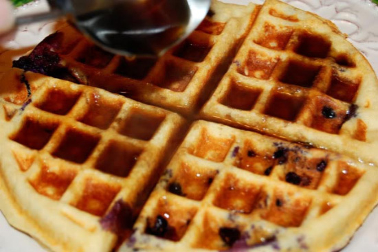 Waffles with blueberries - A recipe by wefacecook.com