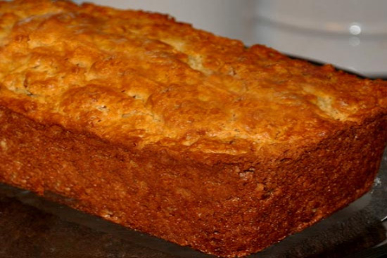 Sour cream-maple bread 