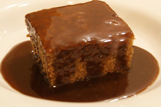 Gingerbread sticky toffee pudding 