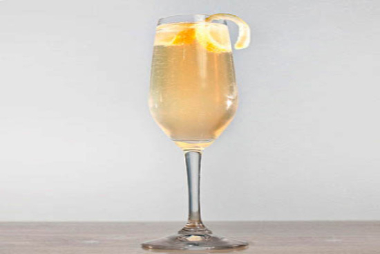 French 65 cocktail - A recipe by wefacecook.com