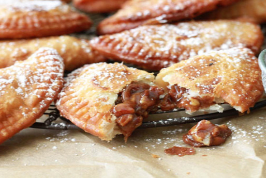 Caramel-pecan hand flipside pies 