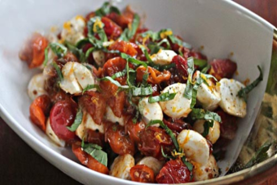 Roasted tomato caprese salad - A recipe by wefacecook.com