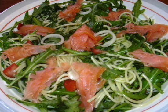 Smoked salmon salad 