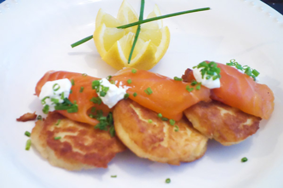 Potato pancakes with smoked salmon and creme fraiche - A recipe by wefacecook.com