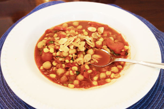 Vegetable-chickpea chili with almonds 