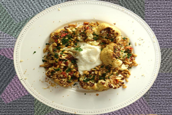 Roasted cauliflower with parmesan polenta - A recipe by wefacecook.com