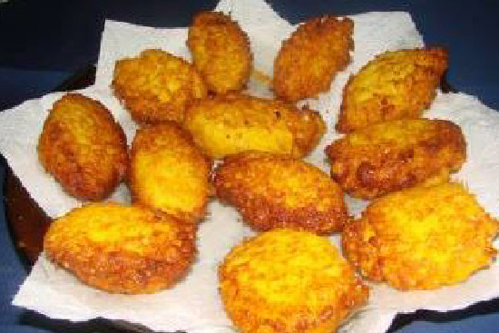 Acaraje -  black-eyed pea fritters - A recipe by wefacecook.com
