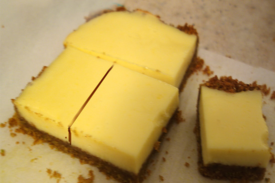 Lemon and lime squares with pistachio crust 