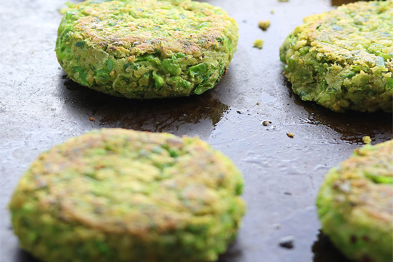 Peas and ricotta falafels 