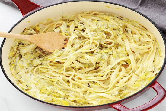 Spaghetti with creamy garlic and leeks - A recipe by wefacecook.com