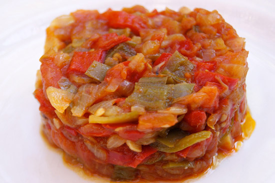 Tomatoes with peppers and stewed eggplants 