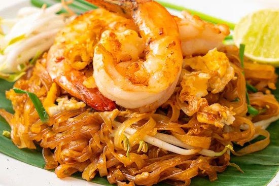 Pad thai with shrimp 