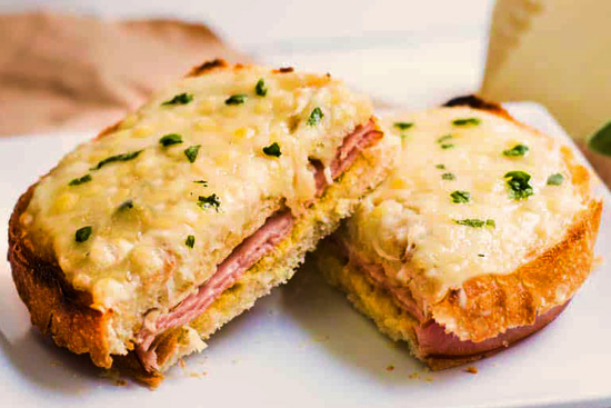 Croque Monsieur   sandwich  - A recipe by wefacecook.com