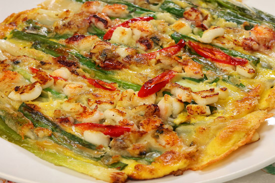 Seafood green onion pancake haemul-pajeon - A recipe by wefacecook.com