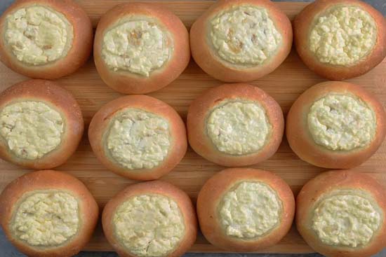 Vatrushki cream cheese buns - A recipe by wefacecook.com